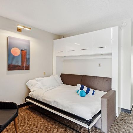Cape Suites Room 8 - Free Parking! Hotel Room Рехобът Бийч Екстериор снимка